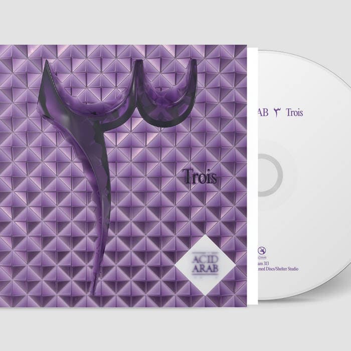 ٣ (Trois) – Compact Discs ٣ (Trois)