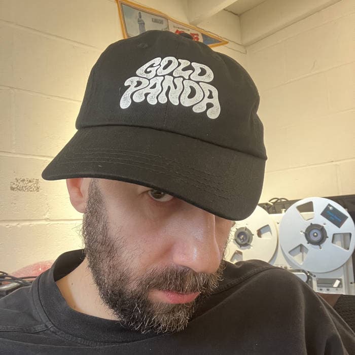 GOLD PANDA "puddle" hat in black